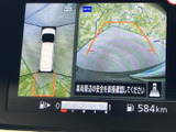 狭い場所でも安心。後方の状況を画面で確認できるので、安全な駐車をサポートします。運転に自信がない方にもおすすめです。