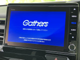 使いやすいインターフェースが特徴のナビ・オーディオシステムです。快適なドライブをサポートする機能が充実しており、操作性も考慮した設計になっています。