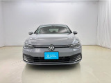 VWは小さな車も、大きな車も、平等です。クラスによって品質や安全性に差を付けない。ボディ剛性と精度、重厚なドアの音はどの車種も共通です。是非一度体感してみて下さい。