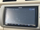 停車中にテレビや映像コンテンツをお楽しみいただけます。長距離ドライブや待ち時間も快適に過ごせる、便利な機能です。プライベート空間を充実させます。