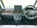 運転しやすいように設計された運転席。操作性も良く、スムーズなドライビングをサポートします。