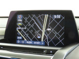 メーカー装着の8インチSDナビを装備しております。