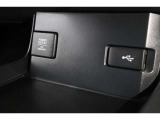 USBオーディオ用ソケットがついていますので携帯電話などを接続すれば音楽等の再生が可能です!