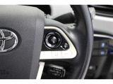 機能性溢れる運転席まわり。使いやすいスイッチ類の配置で運転中のストレスを軽減し楽しくドライブできますよ。