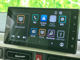 多彩な機能が満載で、運転中のエンターテインメント性を高めます。直感的な操作性で、快適なドライブをサポートします。