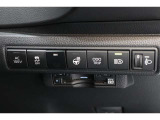 スイッチ類もきれいに。車内もボディも隅々までクリーニング。