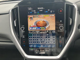 停車中には、テレビや動画を楽しめます。休憩時間や待ち時間に、エンターテイメントを満喫できる便利な機能です。