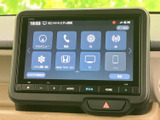 使いやすいインターフェースのナビ・オーディオ。運転中の情報収集やエンターテイメントをサポートします。
