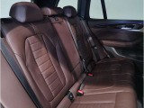 【エアバック】BMWのエアバックやその他の安全装備は、互いに補完しあう事で徹底した安全性を貫きます。万一の事故の際にそれぞれ最適な保護を提供してくれます!