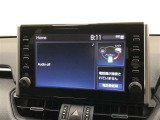 【9インチディスプレイオーディオ】各種オーディオ機能とスマホ連携機能を搭載しています。ナビキットは装着されていません。機能の詳細につきましては、展示店舗までお尋ねください。