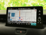 目的地までの最適なルートを検索。渋滞情報もリアルタイムで確認できるので、スムーズな移動をサポートします。細部まで鮮明な表示です。