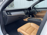 ◆LIBERALAは、輸入車選びの新たなスタイルを提案するインポート・セレクト・ブランドです。オーナー様となる方がクルマから直接感じる感性を第一にした、最良の一台との出会いをコーディネートいたします。