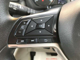 【ステアリングスイッチ】ステアリングを握ったままオーディオ等がコントロール出来ますので、利便性だけでなく事故防止にも繋がります。