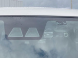 【トヨタセーフティセンス】走行中に前方の車両等を認識し、衝突しそうな時は警報とブレーキで衝突回避と被害軽減をアシスト。より安全にドライブをお楽しみいただけます。