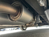 下回りが綺麗なお車です!納車前にはさび防止の塗装を致します。