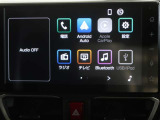 ディスプレイオーディオを装備。スマートフォンと車を繋ぐことで、これまでのナビに加えて色々なサービスが楽しめます。