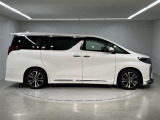 最大3年先まで延長可能なロングラン保証&alpha;(有料)もご用意しております。無料保証期間1年に安心をプラスする、1年または2年の延長保証がお選び頂けます。もちろん、走行距離は無制限です。