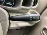 操作しやすい位置に配置されたウインカーレバー。スムーズな操作感で、安全な車線変更をサポートします。
