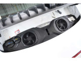 3.0L 水平対向6気筒DOHCツインターボ、385ps/45.9kgm、全長&times;全幅&times;全高mm 4519&times;1852&times;1298mm、車両重量 1505kg