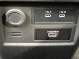 停車中に映像を楽しめるTV機能。待ち時間や休憩時間に、エンターテイメントを満喫できます。