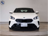 【キドニーグリル】BMWは約90年もの間、ほぼ全ての車両にひと目でBMWだと分かるこの特徴的なフロントグリルが備えられ、デザイン・アイコンとして親しまれてきました。