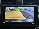 後方確認モニターは、駐車時の安全性を高め、狭い場所での取り回しをサポートします。