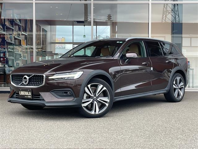 V60クロスカントリー B5 AWD プロ 4WD 4WD 本革シート