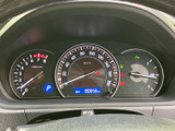 視認性の高いメーター類は、運転に必要な情報を的確に伝えます。運転状況を把握しやすく、安全運転をサポートします。