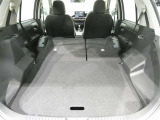 U-Carの販売だけでなく自動車保険、携帯電話の販売も行っております。