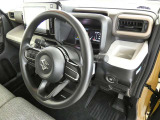 視界も広々で見晴らしの良い運転しやすいコックピットです。
