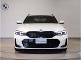 【キドニーグリル】BMWは約90年もの間、ほぼ全ての車両にひと目でBMWだと分かるこの特徴的なフロントグリルが備えられ、デザイン・アイコンとして親しまれてきました。