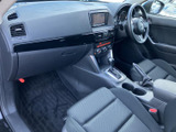 操作しやすい配置になっているインストルメントパネル。運転に集中できる、シンプルで機能的なデザインが魅力です。快適な運転環境をサポートします。