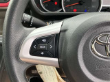ステアリングスイッチ付きで運転中、前方から目線をそらすことなく、オーディオ等の操作が可能です!