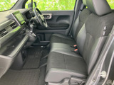 運転しやすい配置のメーター類が、安全運転をサポートします。快適なドライブを約束する空間です。