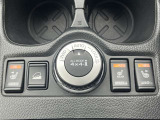 オールモード4X4iのスイッチと全席シートヒーターの操作スイッチです。