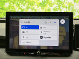 多彩な機能を搭載したオーディオ画面。地上デジタルTVの受信も可能で、停車中にはエンターテイメントも楽しめます。快適な移動時間を演出します。