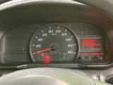 視認性の高いメーターで、運転に必要な情報を的確に把握できます。落ち着いたデザインも魅力です。