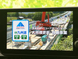 停車中には、テレビや動画をお楽しみいただけます。休憩時間や待ち時間に、リラックスしたひとときを過ごせます。