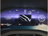 とっても見やすいメーターです。夜間時はラグジュアリーな気分にさせてくれる照明が魅力ですので、夜のドライブも楽しみになりますよ♪