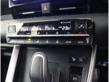 フロントオートエアコンを装備車内をいつでも快適な空間にします。