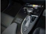 電動パーキングブレーキを装備しておりブレーキホールド機能付きです
