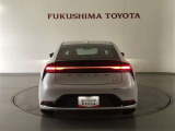 横一線にシャープな光を放つ、リヤコンビネーションランプ!特徴的な見た目で、後続車からの視認性を確保!