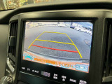 【バックカメラ】運転席から画面上で安全確認ができます。駐車が苦手な方にもオススメな便利機能です。