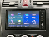 使いやすいナビゲーションシステムが、目的地までスムーズに導きます。オーディオ機能も充実しており、快適なドライブを楽しめます。