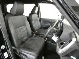 高いホールド性で運転姿勢が安定します。長距離ドライブでも疲れにくいのが魅力です。快適なドライビングライフをお送りください♪