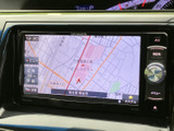 わかりやすい地図表示で、目的地までスムーズに案内。渋滞情報もリアルタイムで確認でき、効率的なルートを選択できます。