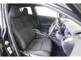 【運転席&助手席】シートは黒を基調にしたスタイリッシュなデザインです。クリーニング済みですので清潔感があり気持ち良く乗っていただけます♪