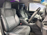運転席も広々としており運転しやすい環境を実現しています☆