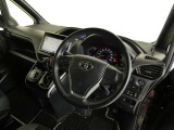 見通しのよいすっきりとした視界で、誰でも運転しやすいです。運転のしやすさは疲れにくさにも繋がりますよ♪