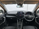 運転席周辺の様子です☆ オーディオ周りやメーター類の位置など、ご確認下さいね♪